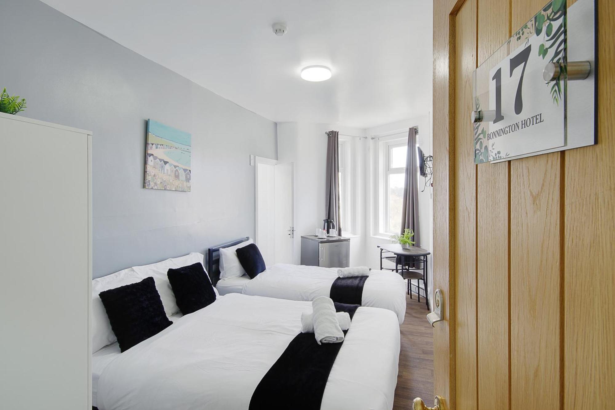 Azure Beach Hotel ボーンマス エクステリア 写真